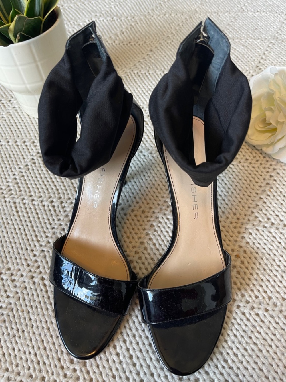 Marc Fisher Black Patent Ankle Cuff Heels Size 8M Open Toe Dress Sandals